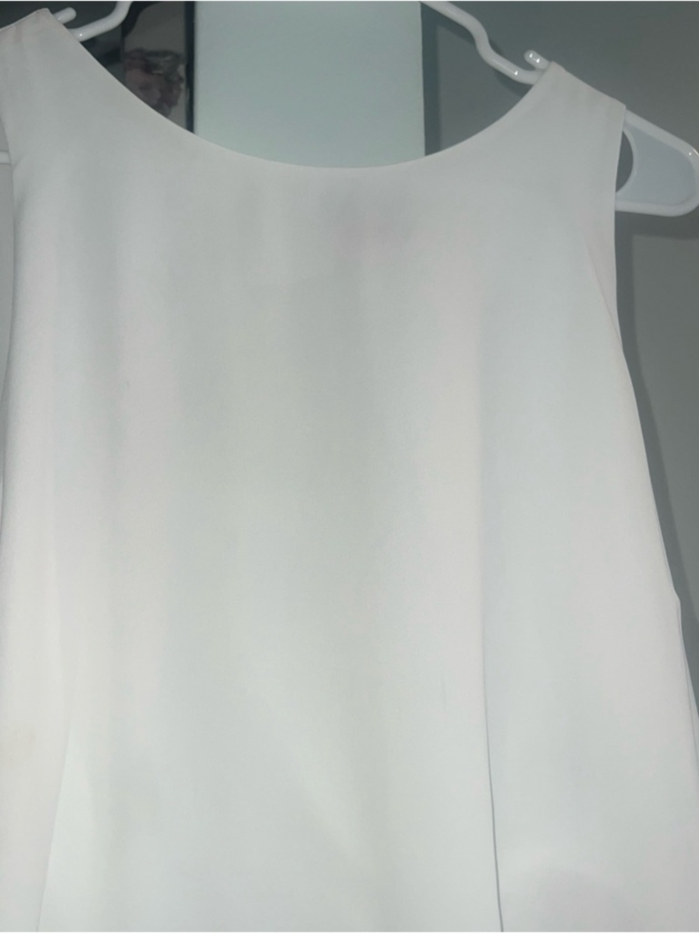 Vince  camuto Sheer And Flowy Buttercream Top Size L NWT - Picture 3 of 9